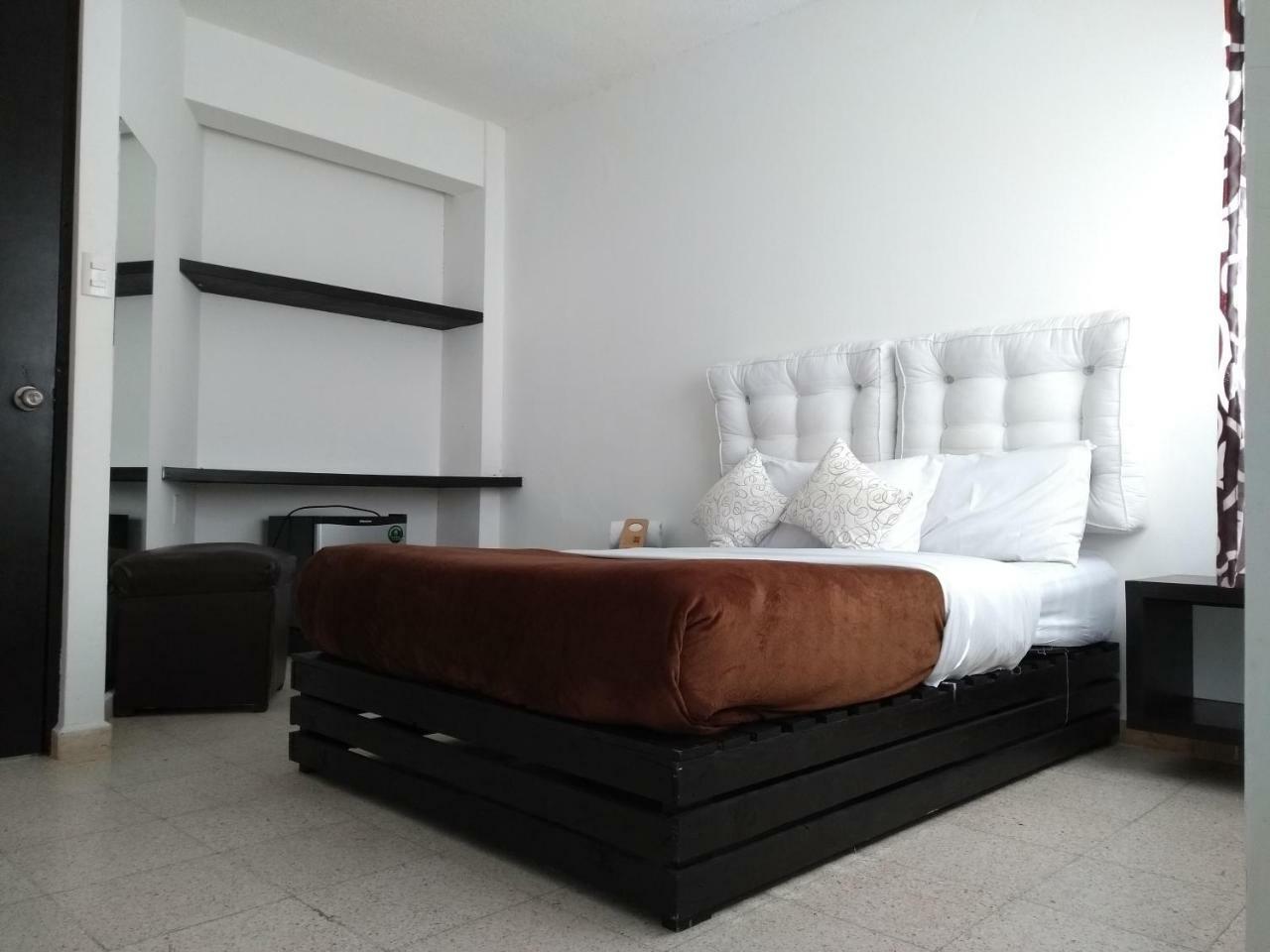 Suites 201 Puebla Buitenkant foto